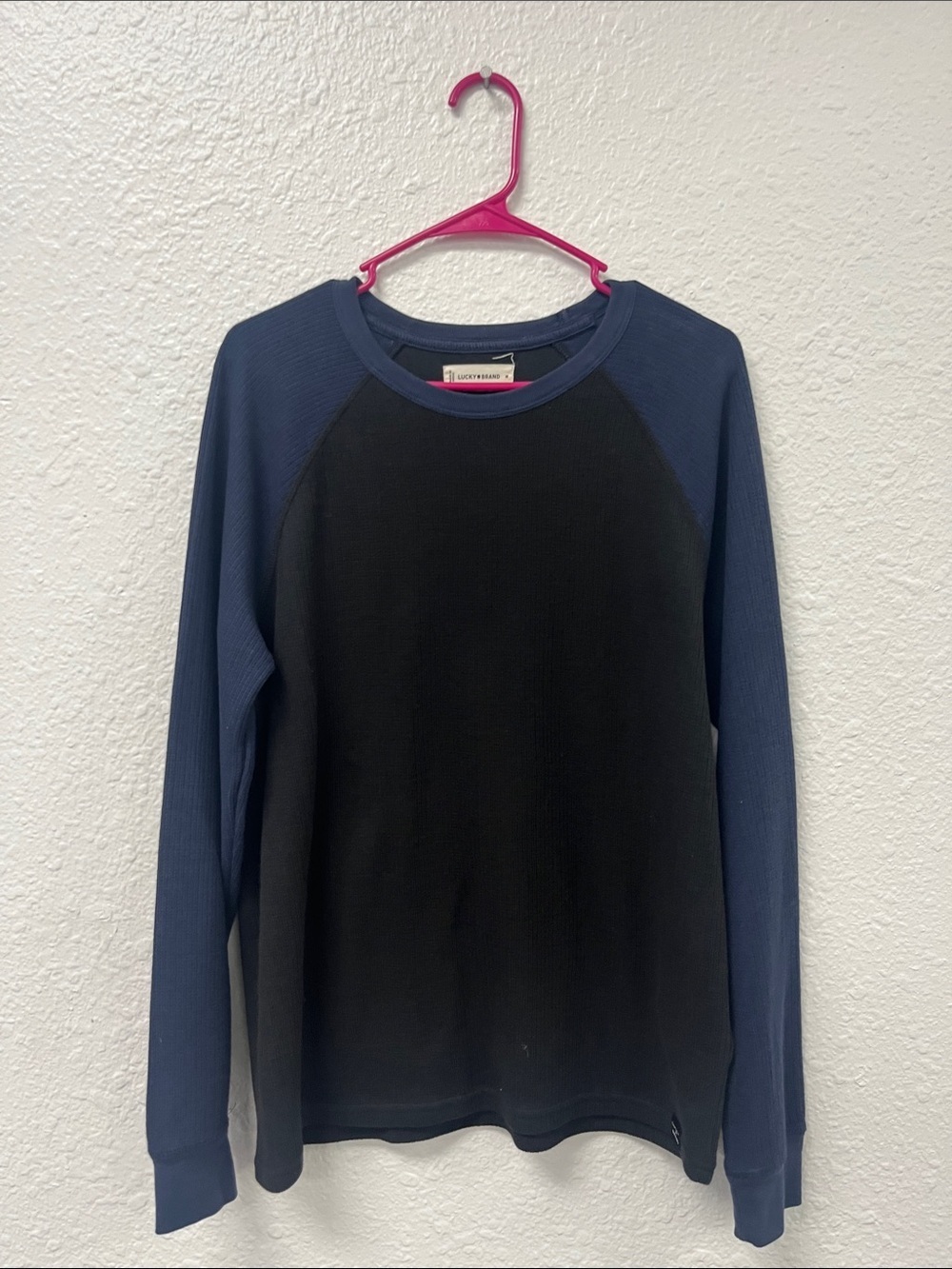 Lucky Brand Navy and Black Thermal Raglan Sweatshirt
#1051